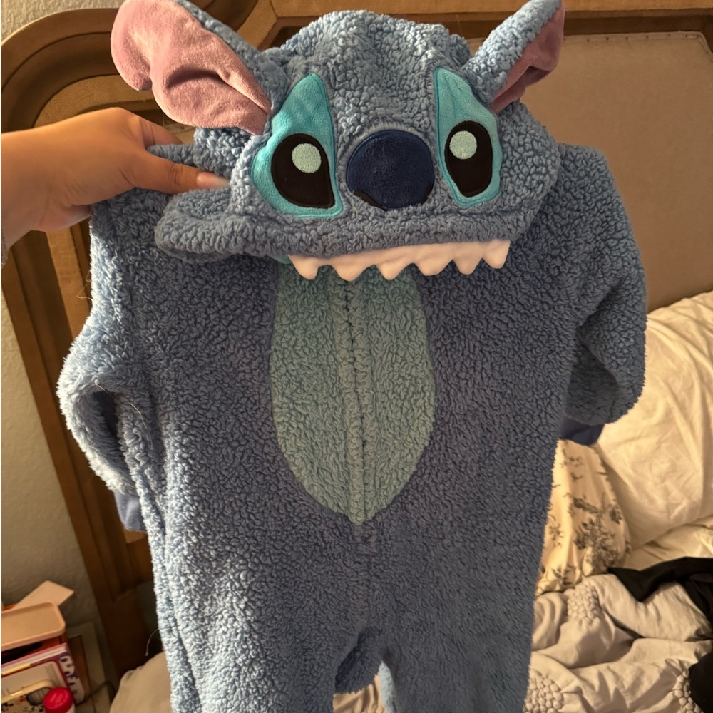 Stich onesie